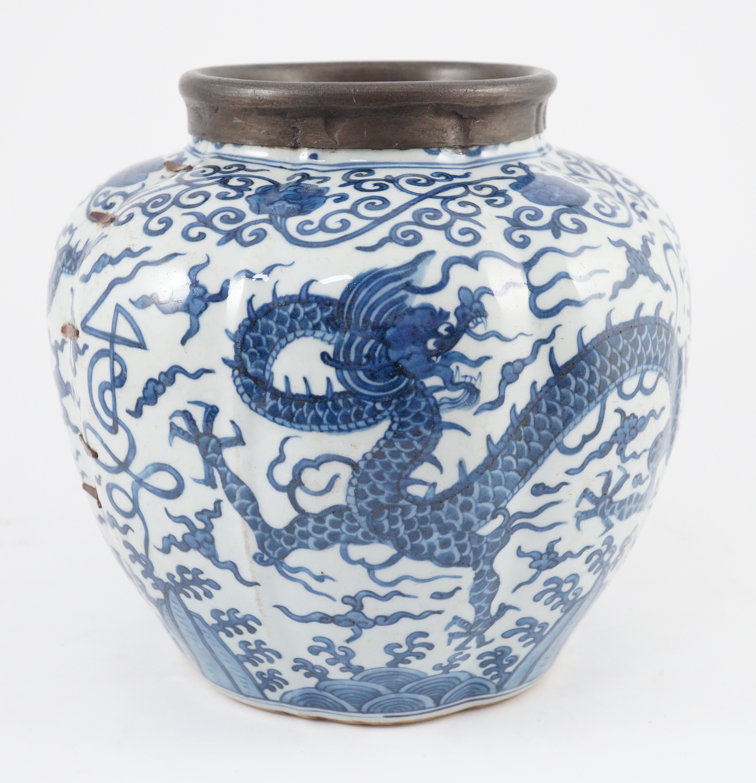 A Chinese blue and white ‘dragon jar, Wanli mark and possibly of the period, 23 cm high